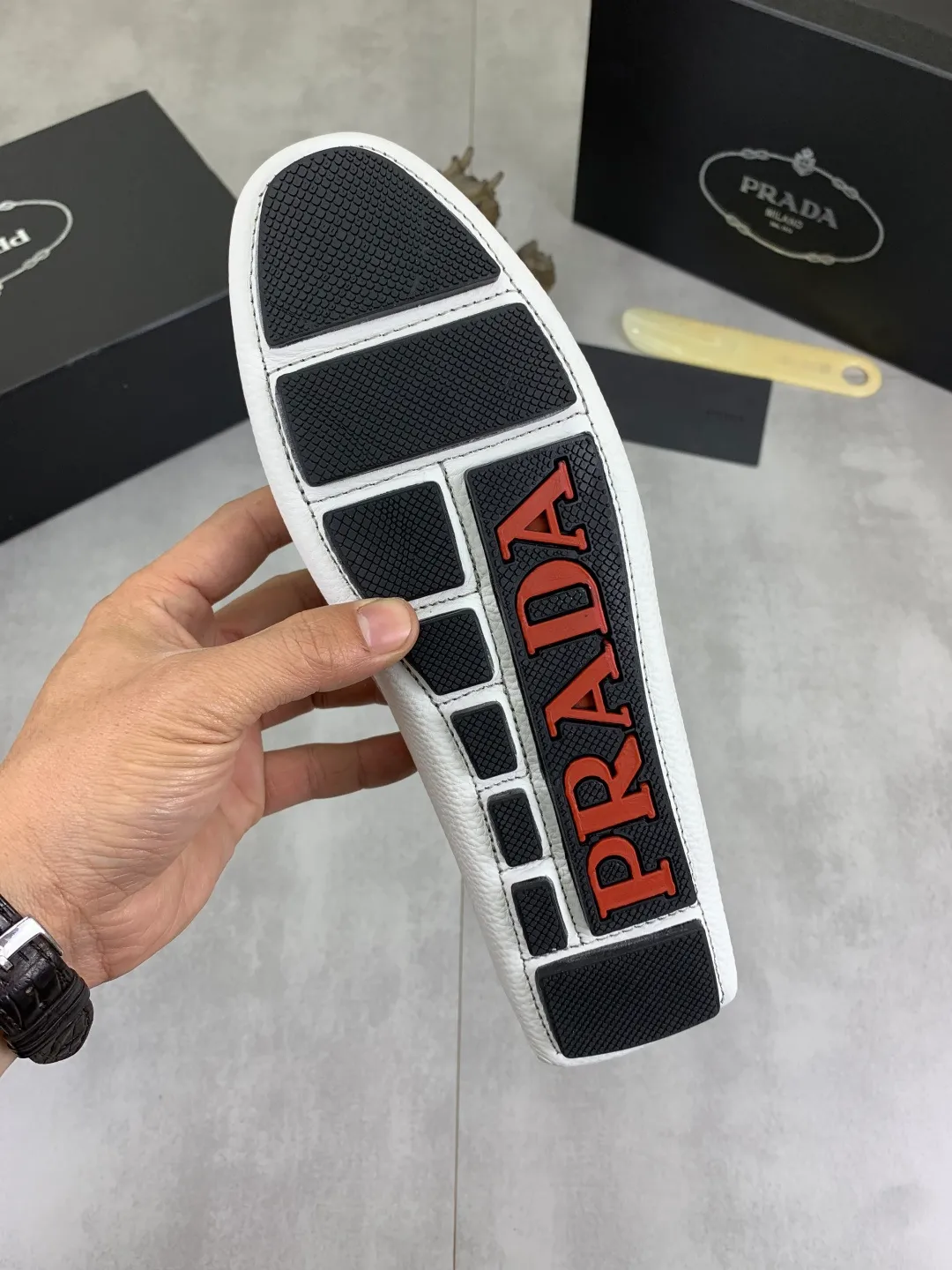 Men's Men's Shoes 💰P380💰【New Style】🆘 🔥🆕【PRADA】Prada Hong Kong high-quality pea shoes. Loaf style for lazy people. This fabric is made of 🇮🇹 imported top-grade Italian first-layer cowhide➕full first-layer pigskin lining. The lining is more high-end. The original non-slip and wear-resistant rubber outsole is the only choice for driving. Size: 38-45 4️⃣colors available